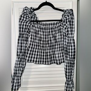 Women’s Medium Black and White Blouse (unknown brand)